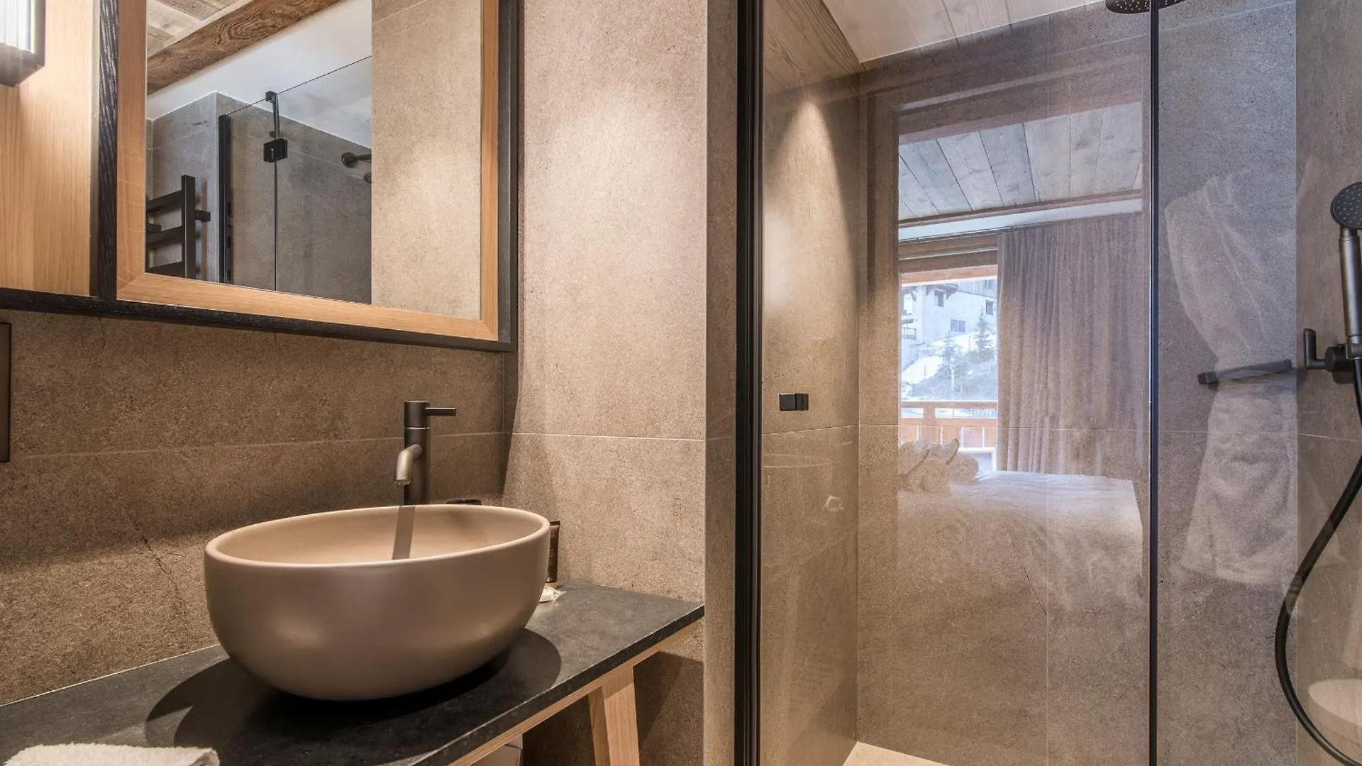 شقة Appartement Luxueux Avec Spa, Parking & Wi-Fi A Meribel - Fr-1-613-60 Les Allues